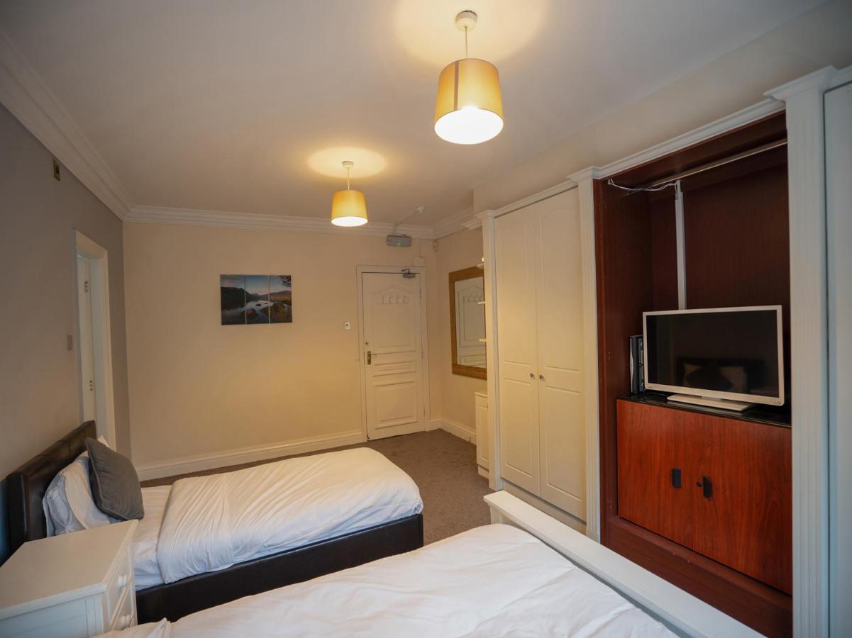 Oyo Oakcroft Guest House Manchester Airport Ringway Exterior foto