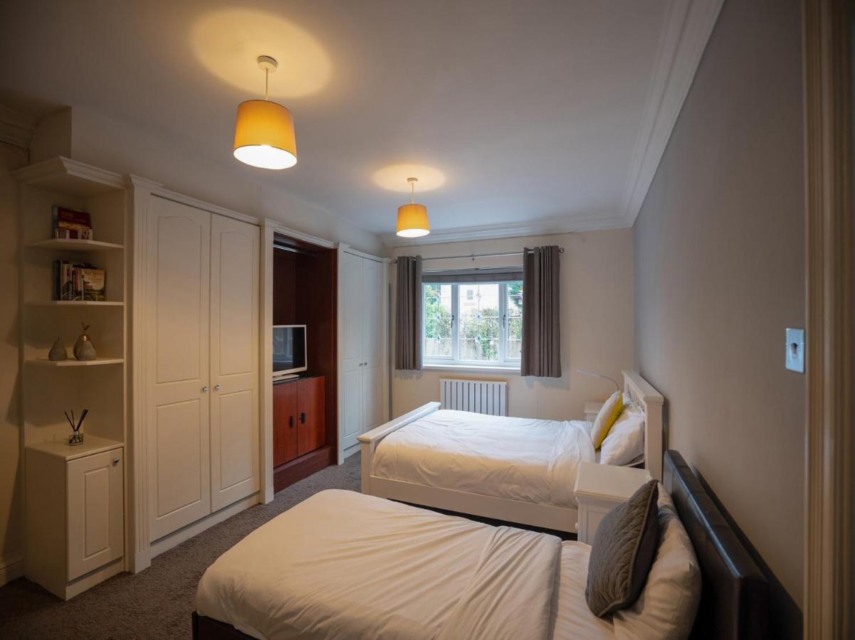 Oyo Oakcroft Guest House Manchester Airport Ringway Exterior foto
